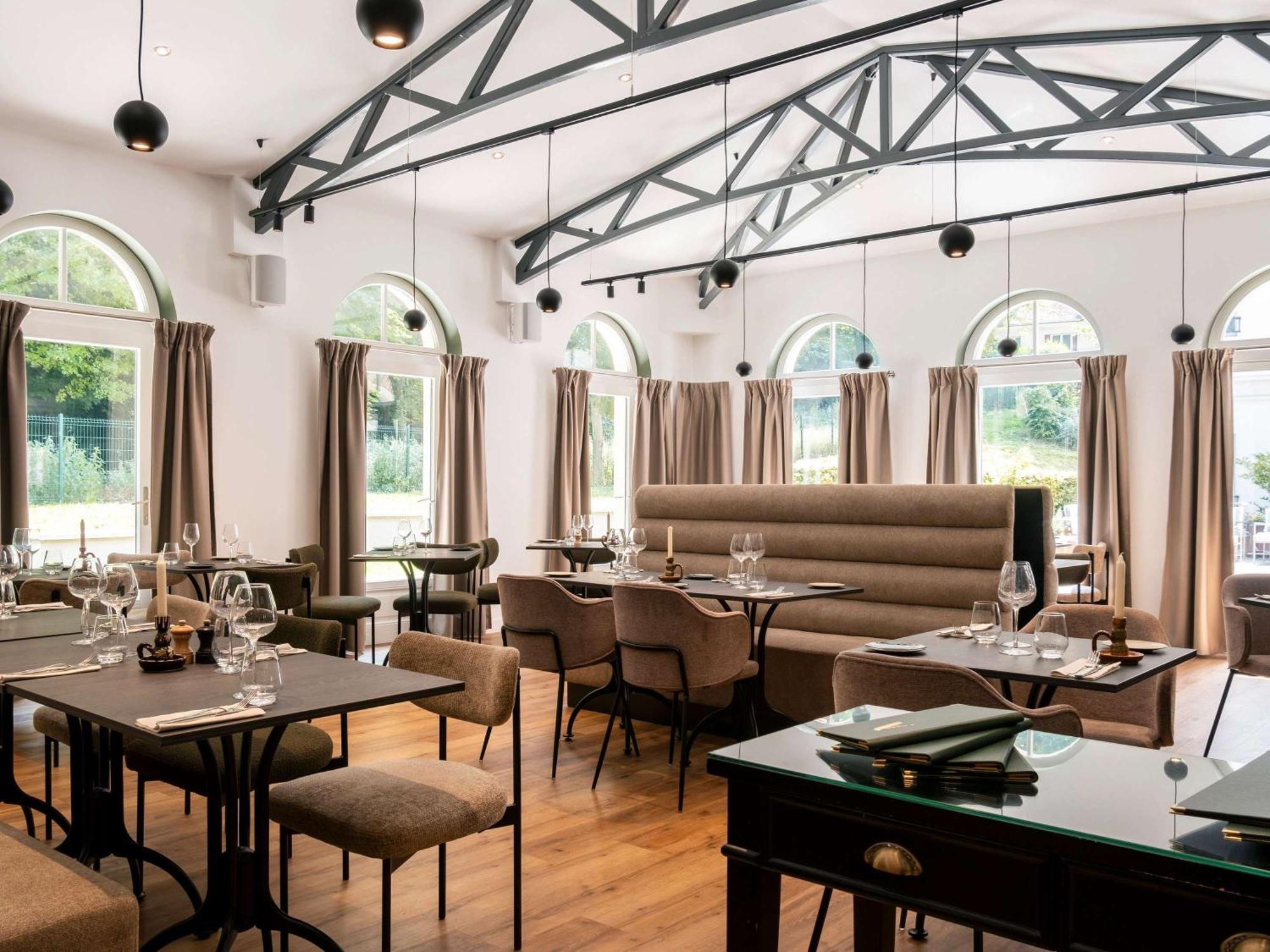 Mercure Maintenon Buitenkant foto