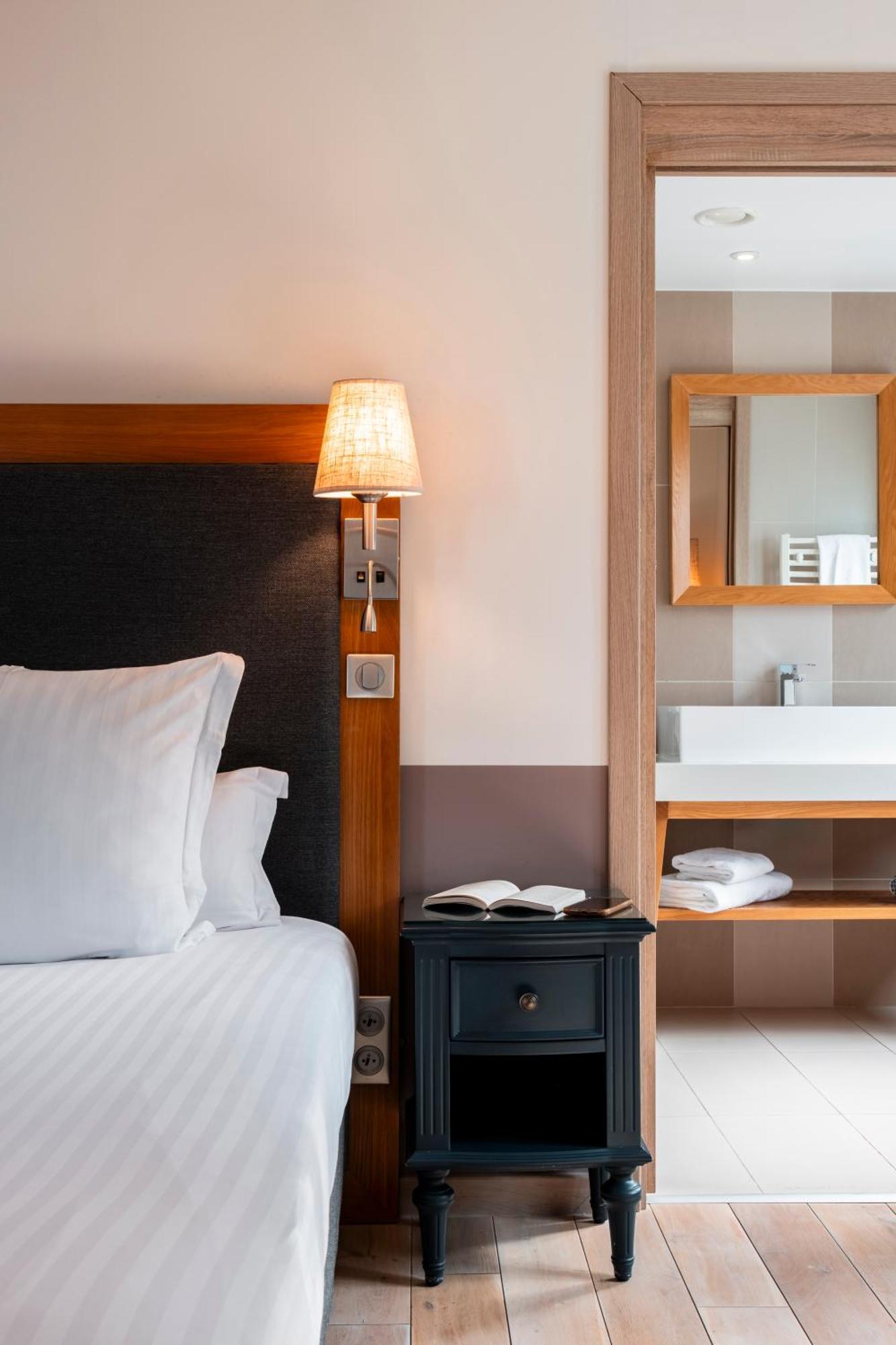 Mercure Maintenon Buitenkant foto