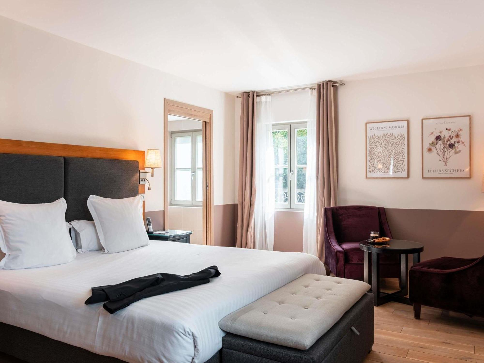 Mercure Maintenon Buitenkant foto