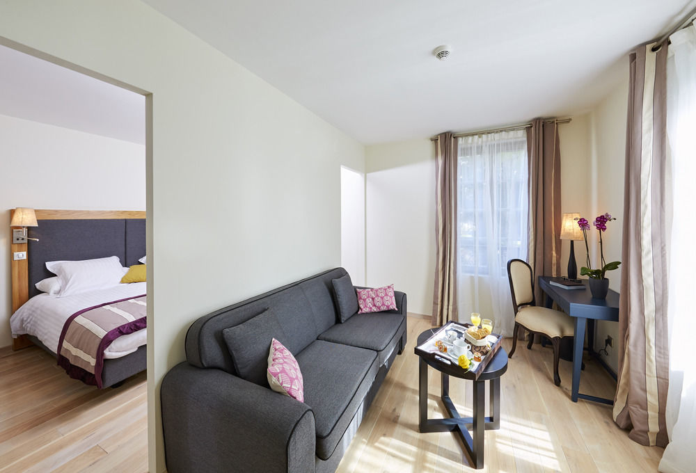 Mercure Maintenon Buitenkant foto